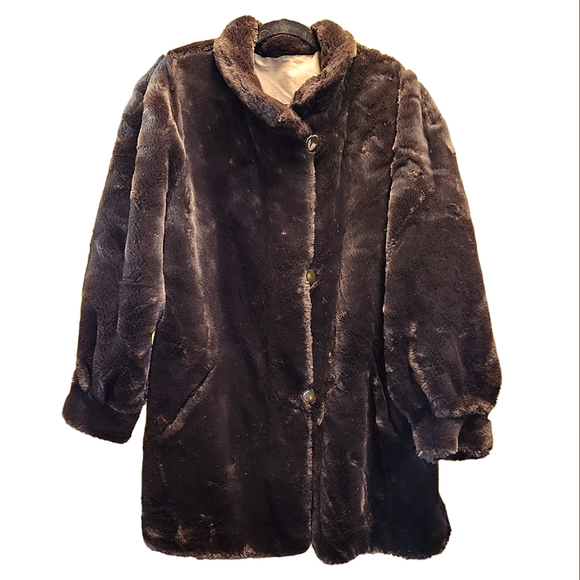 Vintage Jackets & Blazers - Vintage Reversible Faux Fur Cream/Chocolate Brown Coat